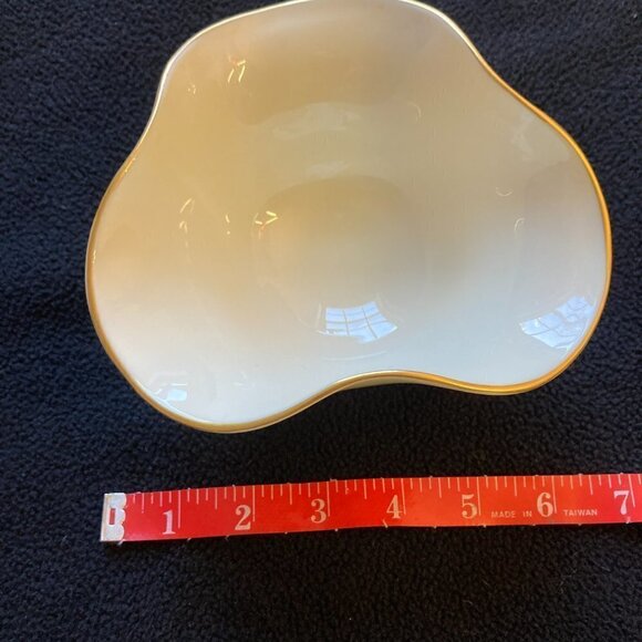 Lenox Bowl, EUC - Picture 7 of 7